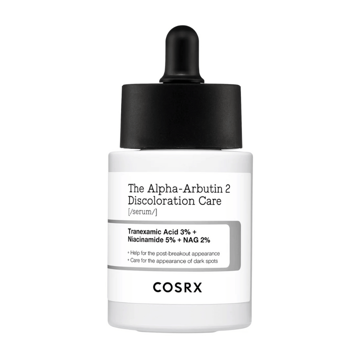 COSRX The Alpha-Arbutin 2 Discoloration Care Serum med 3% tranexamsyra, 5% niacinamid och 2% NAG. Ett serum som riktar sig mot mörka fläckar och pigmentering för en jämnare hudton och ökad lyster.