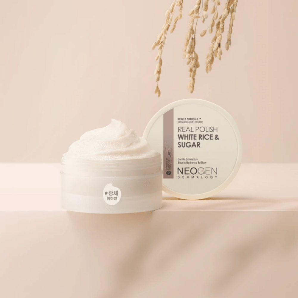 En burk NEOGEN Dermalogy Real Polish White Rice & Sugar 100g kräm för att exfoliera och ta bort döda hudceller.